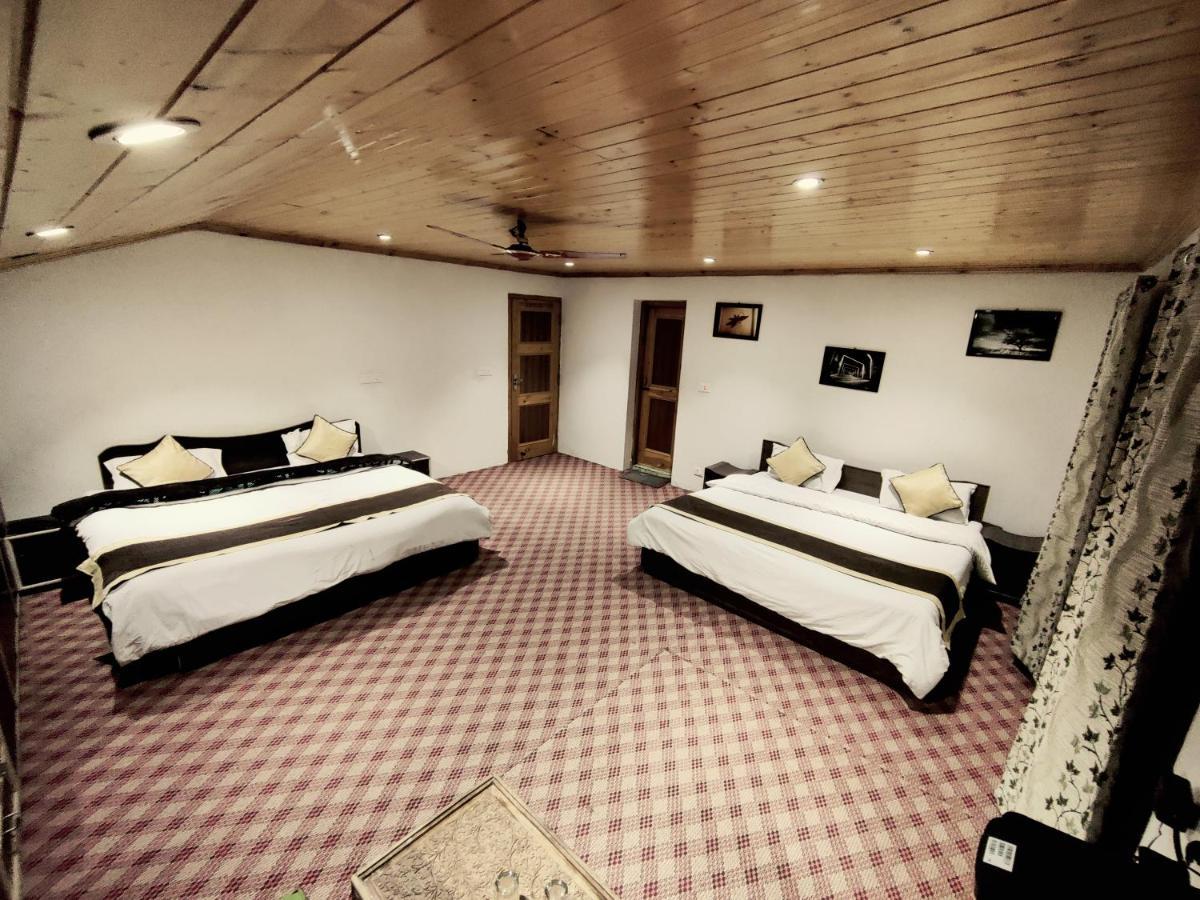 Sheesha Residency Hotel Srinagar  Bagian luar foto