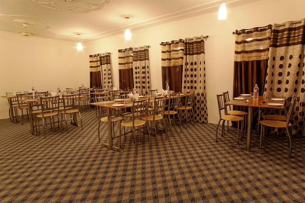 Sheesha Residency Hotel Srinagar  Bagian luar foto